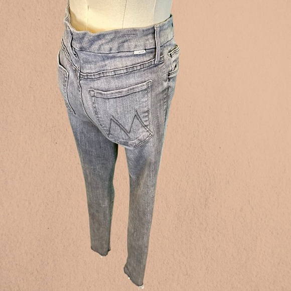 MOTHER Denim ‘The Looker’ Ankle Fray Skinny Jeans in “All Nighter” Gray Size 26 - Picture 13 of 16
